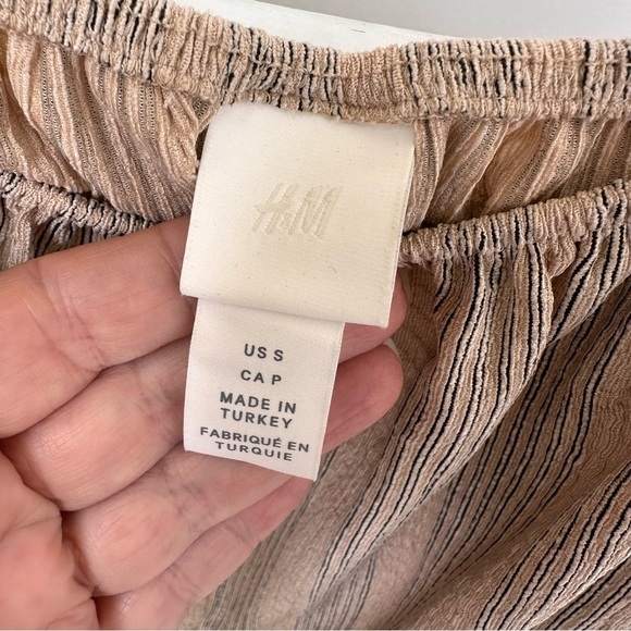H&M Beige Puff Sleeves Off Shoulder Crop Top SZ S - Picture 6 of 10